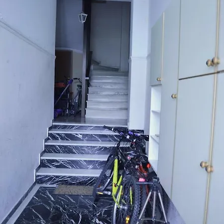 Aleka's House 西洛卡特伦